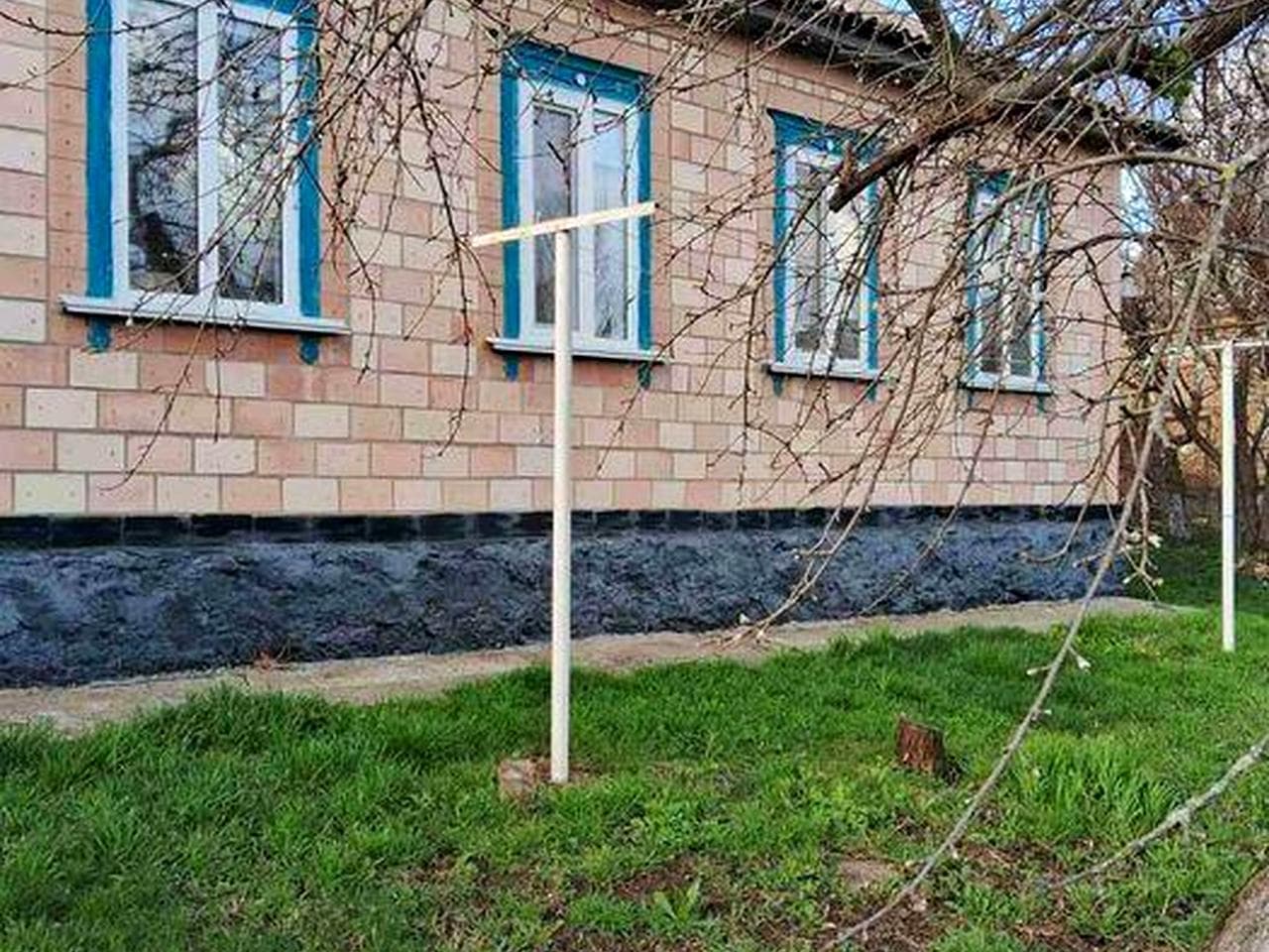 Будинок у центрі м.Корсунь-Шевченківський(біля центрального ринку)