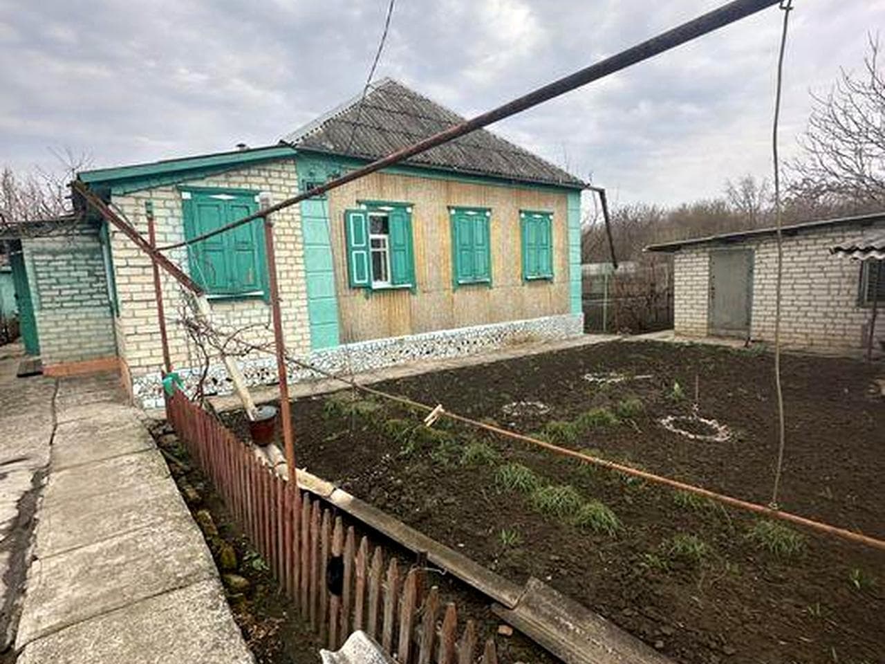 Продам будинок у м. Лозова