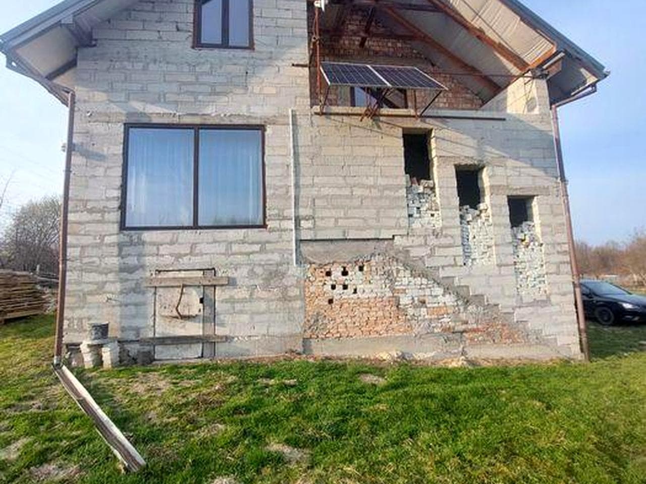 Продаж будинку 180,5м2 ділянка 9,6 сот  вул. Вишнева