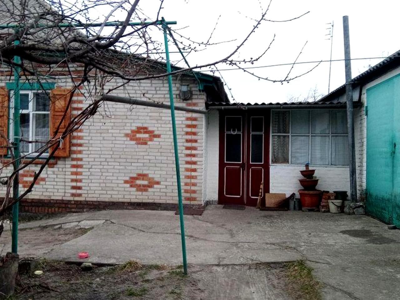 Продам житловий комплекс з меблями