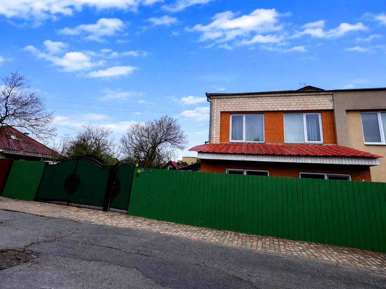 будинок, 180.0 м²