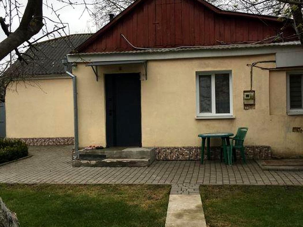 ПРОДАЖ 1/2 будинку під комерційну діяльність