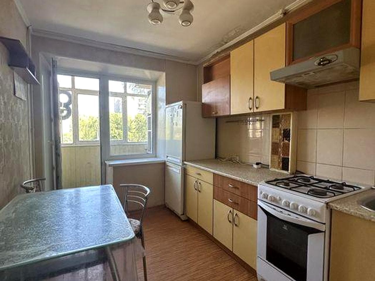 3к. Космос, 3/9, окремі кімнати.