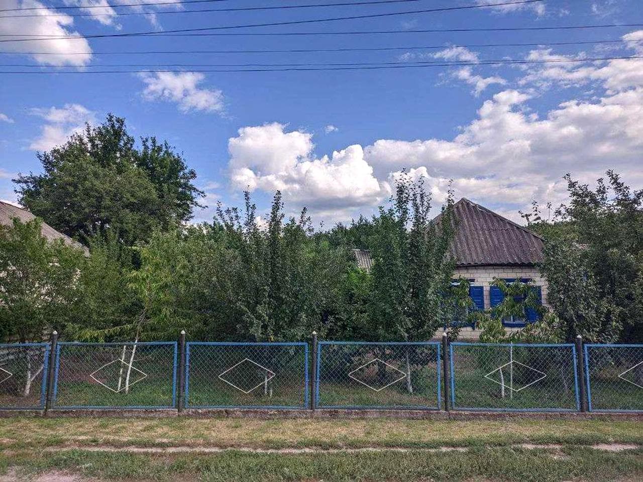 Будинок в с. Лихівка + великий двір, Можливий продаж за сертифікатом.