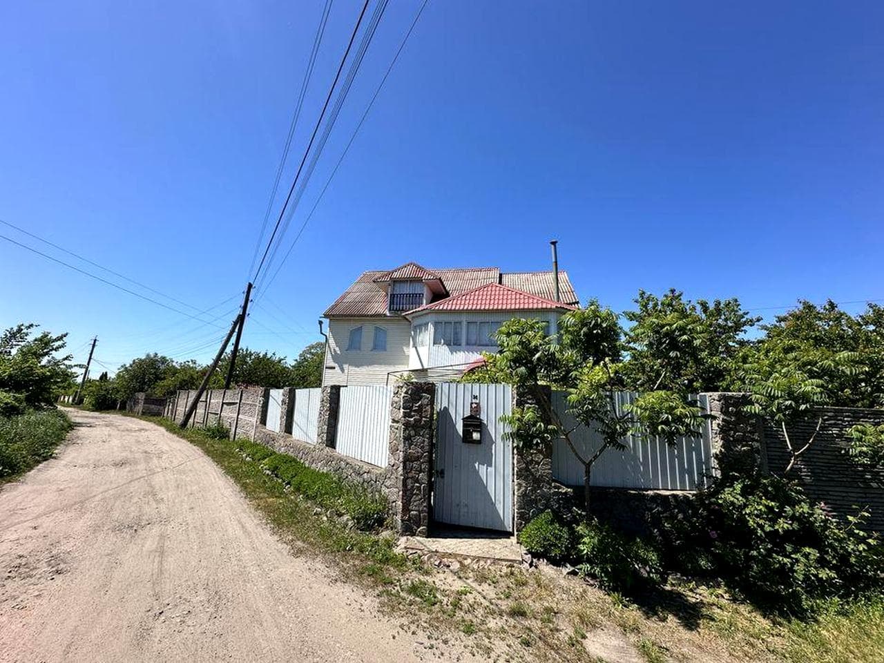 Продаж  триповерхового будинку на Засуллі!