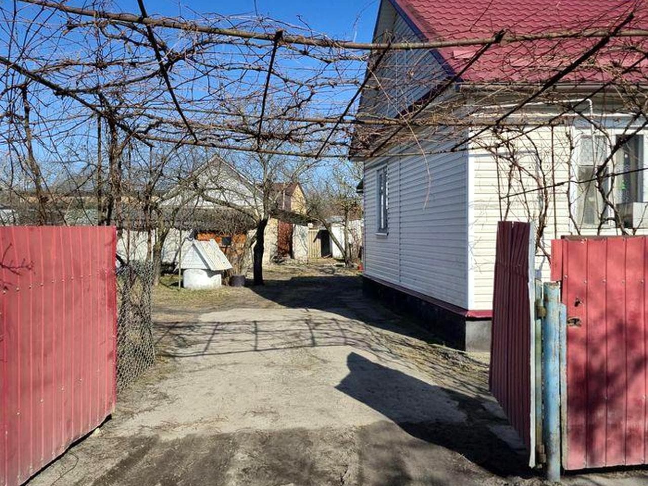 Продам будинок  у зручному місці розташування