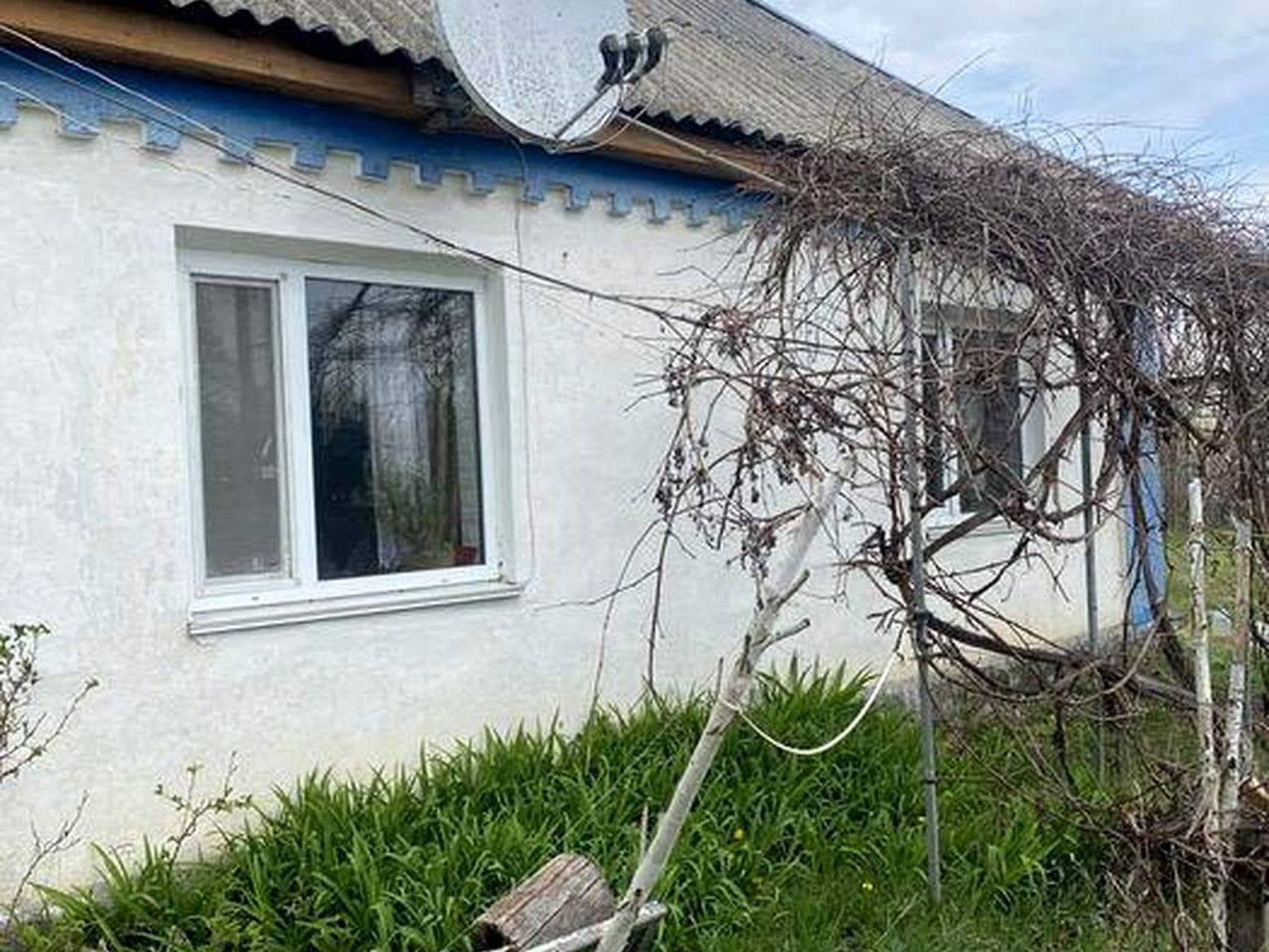 Пропопонується теплий, доглянутий будинок в  с. Мочульня  Коростенський район , 9км від м. Овруч