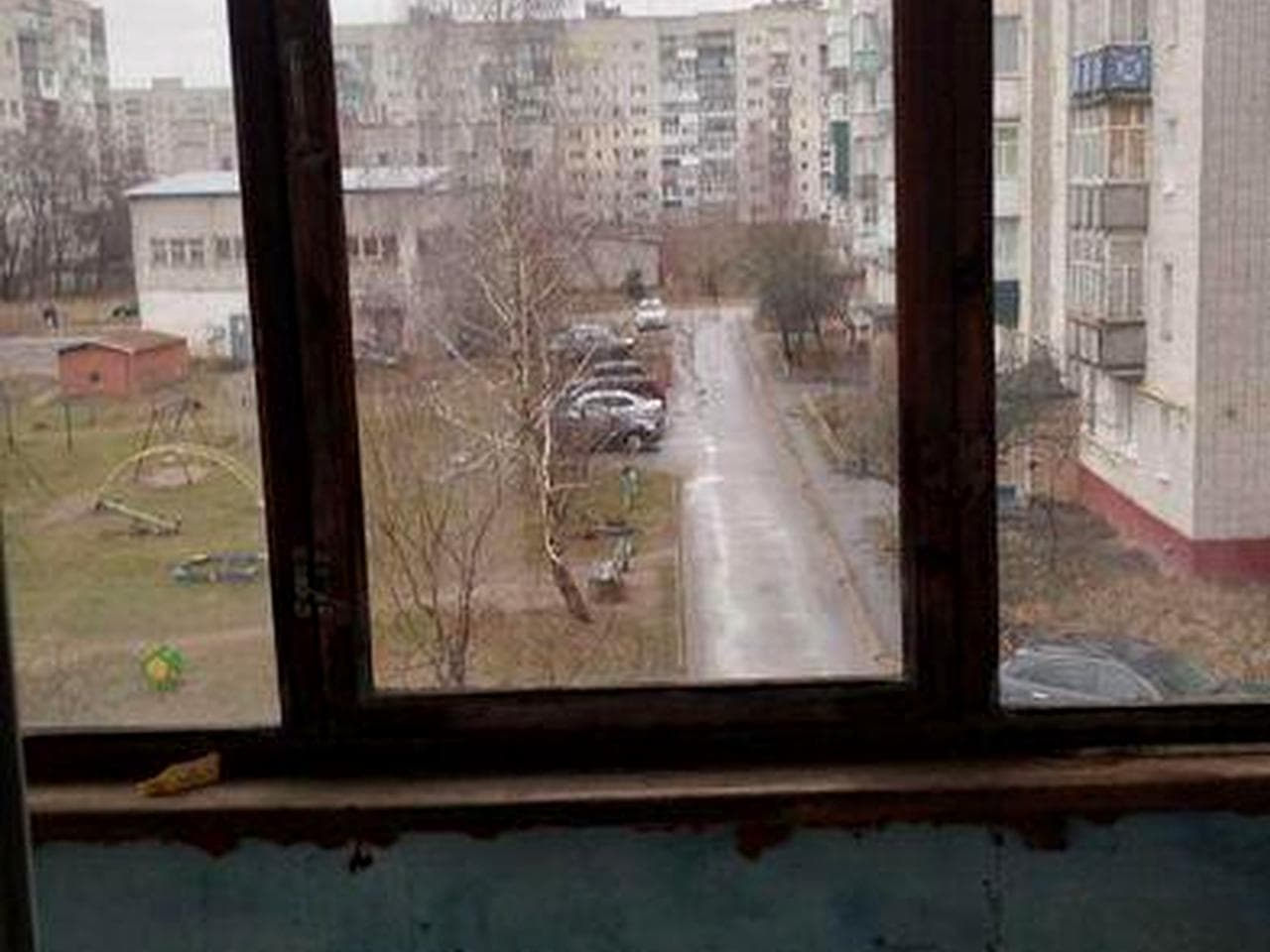 Продається 3х кімнатна з автономним опаленням.