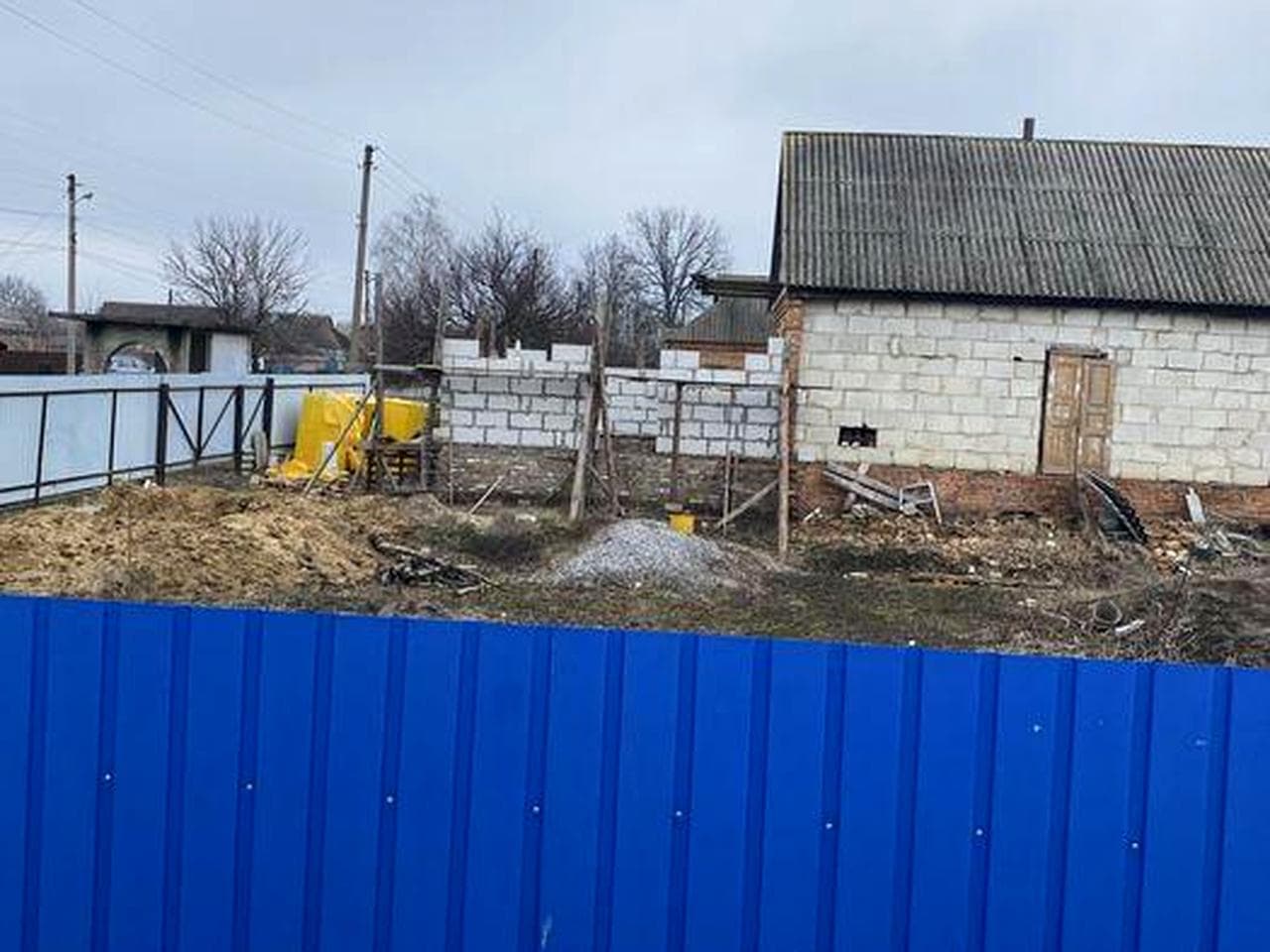 Земельна ділянка з недобудовою