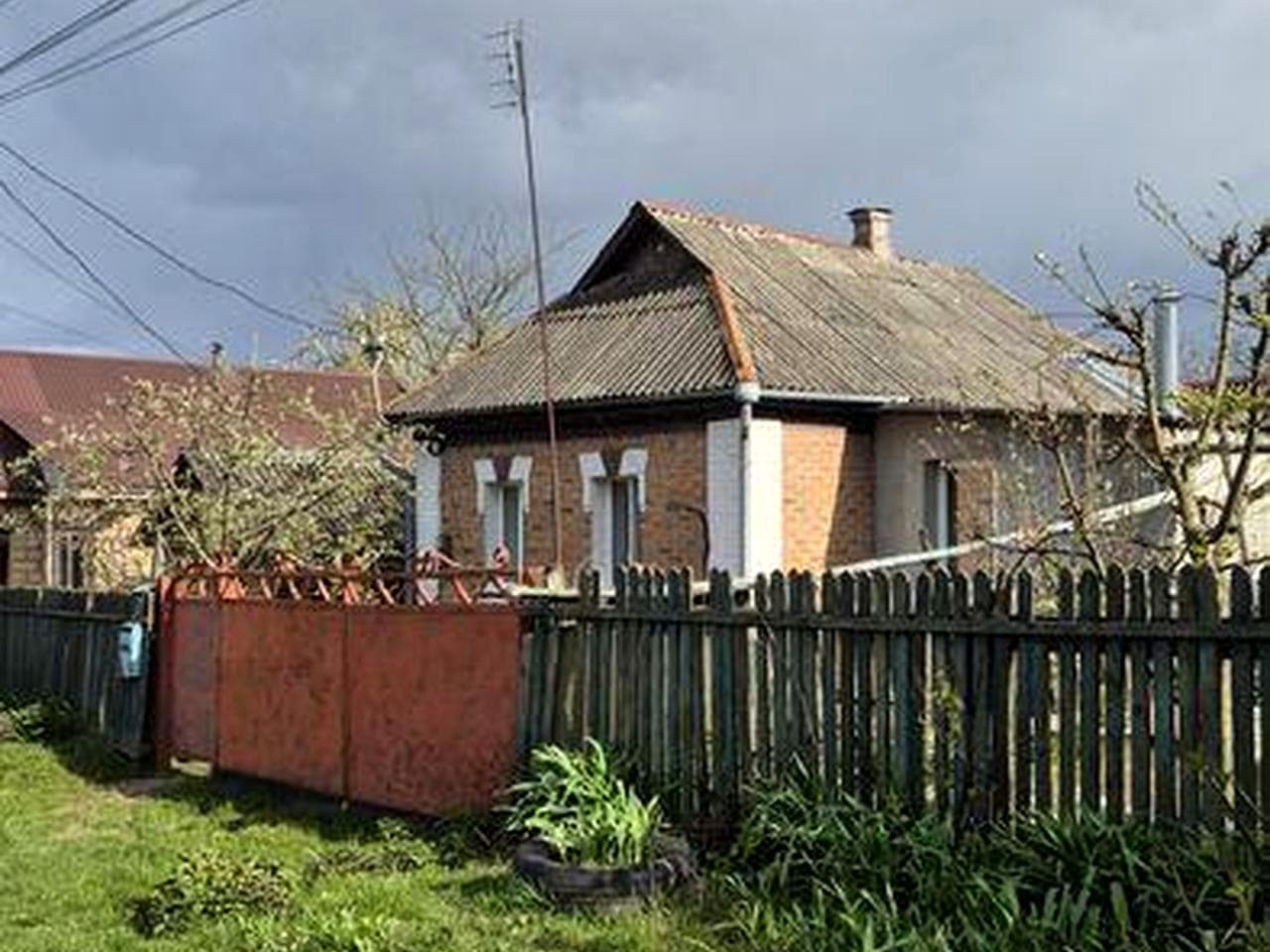 Продам будинок Жмеринка Петрівка газ вода ділянка 6 соток