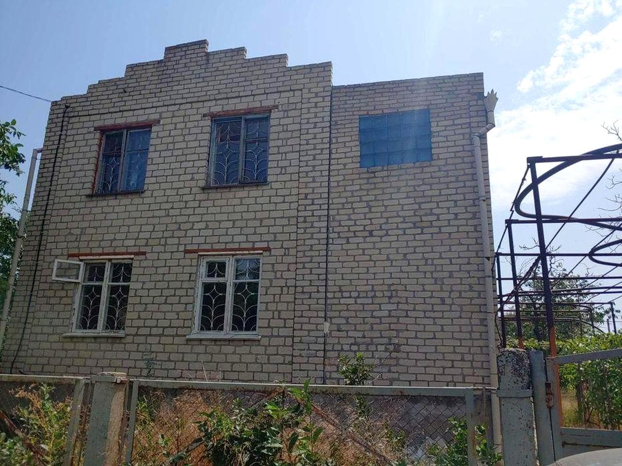 [66]Продам участок с коробкой