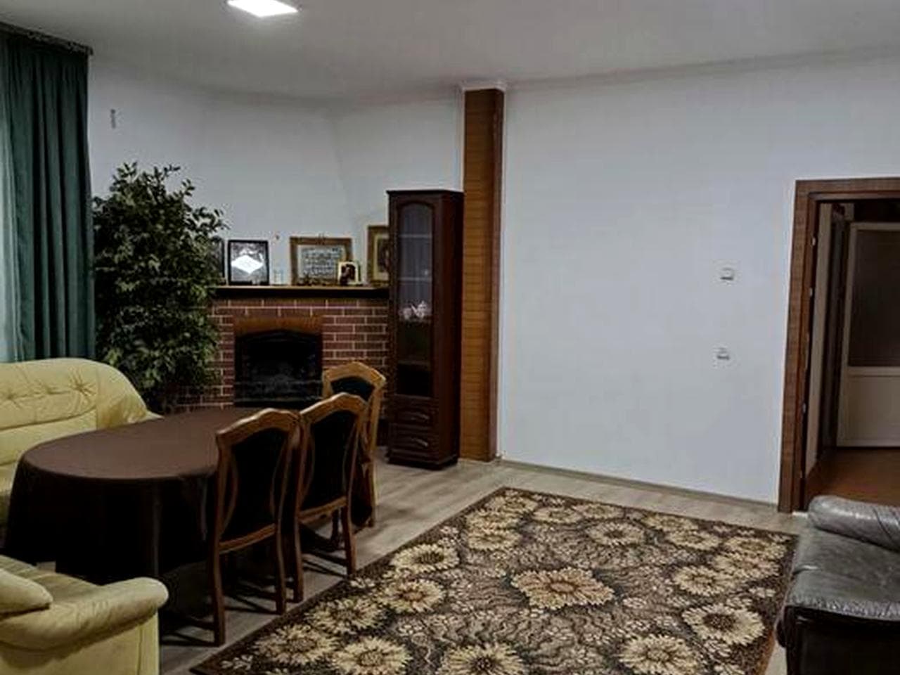 Продається квартира площею 112 м. кв