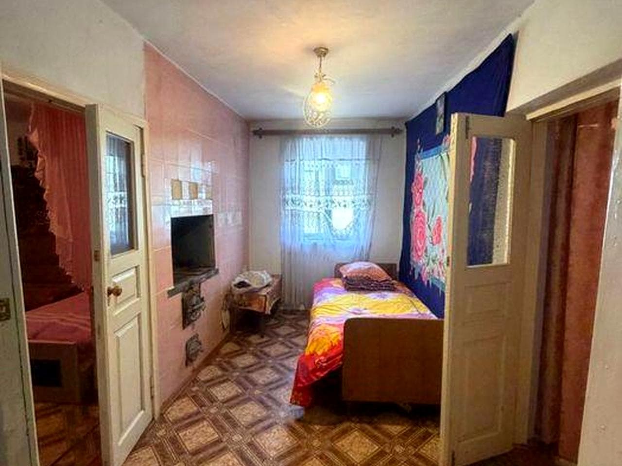 Продам два дома на одном участке на Толбухина
