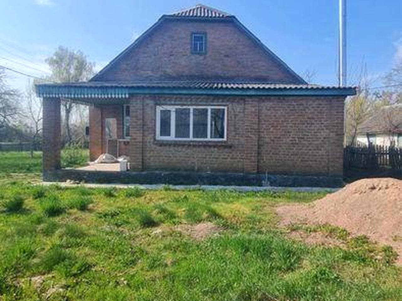 Продам або обміняю будинок на квартиру