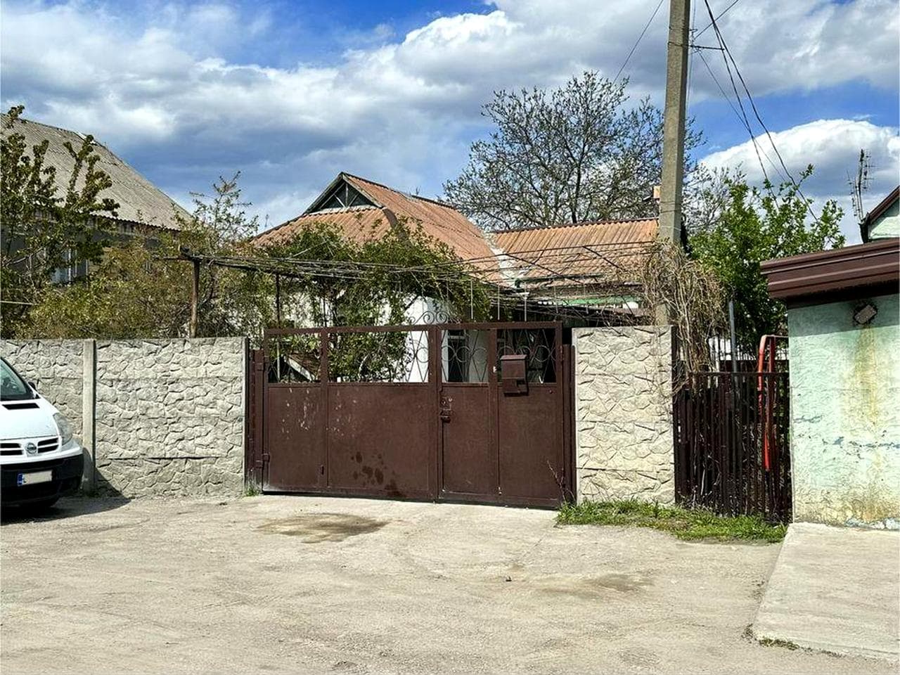 Продам будинок 126 м2 з гаражем 27 м2 у Підгородньому вул.Яворницького (Фадєєва)