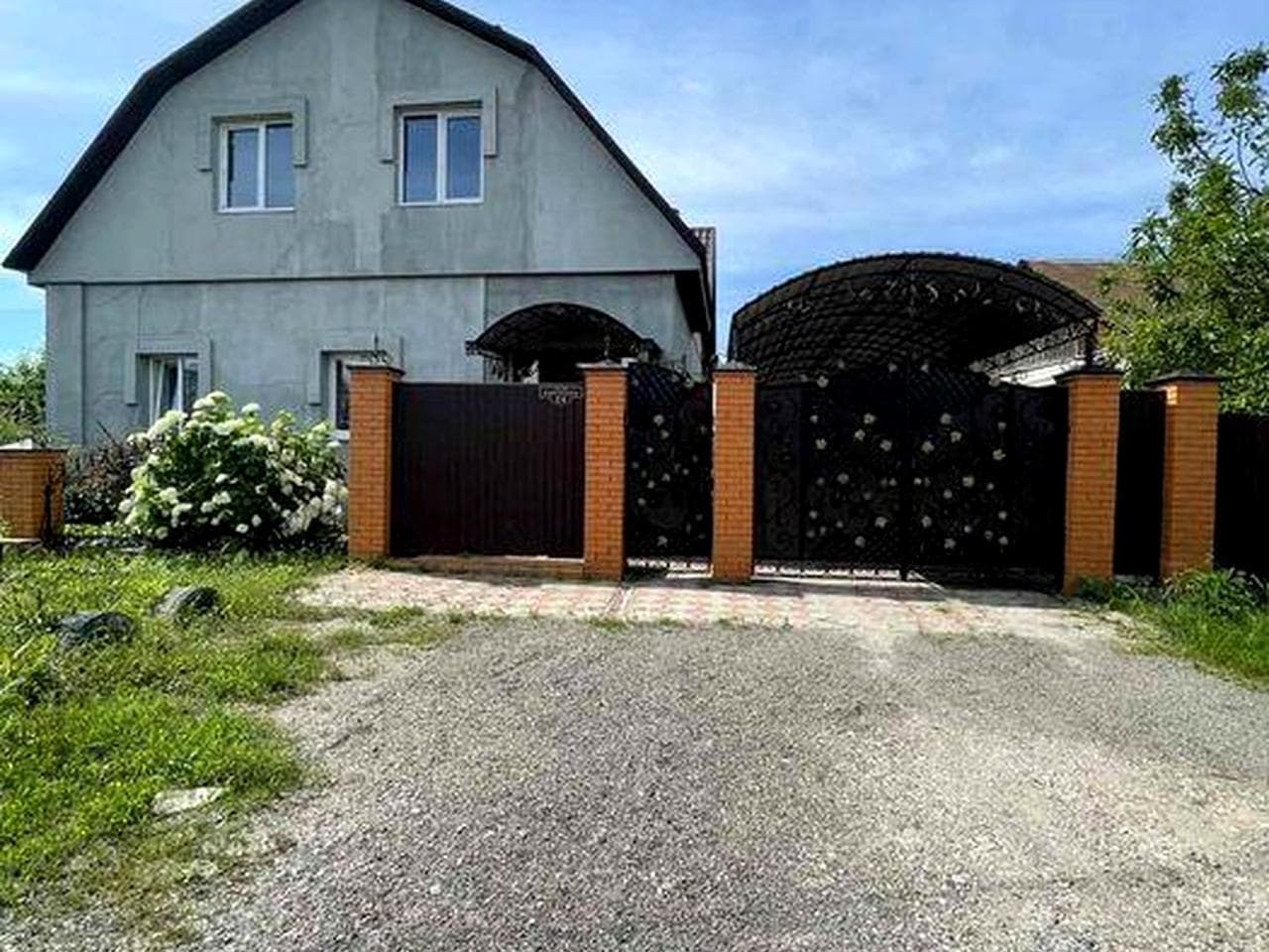Продам одноповеховий будинок з мансардною кришею, р-н 6-ї школи. Розглядаю продаж по сертифікату.