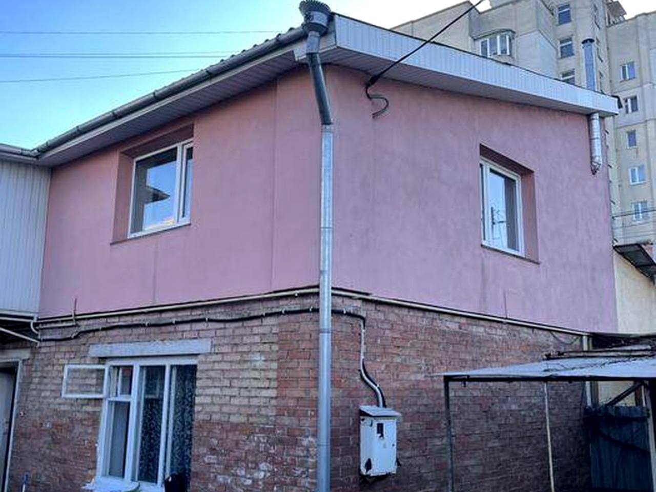 Продаж частини будинку в самому центрі