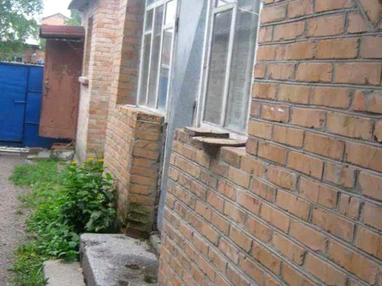 Продам частину будинку в центрі.