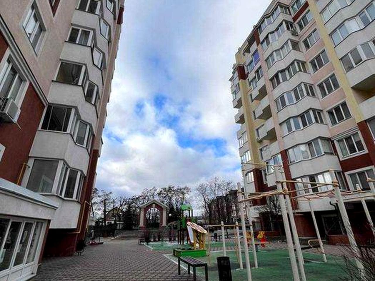 3к квартира без ремонту Гостомель