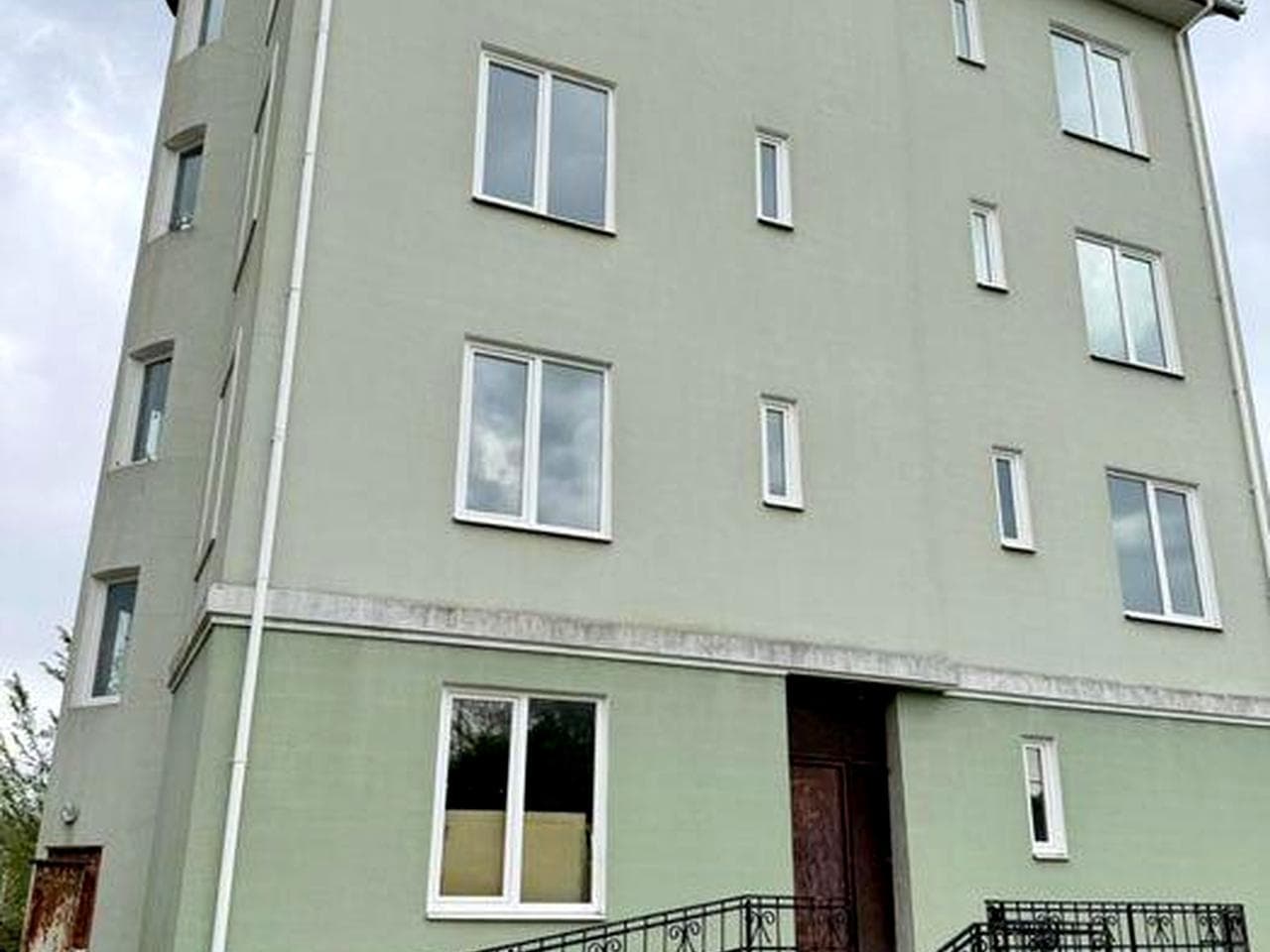 Продаж готелю у Трускавці