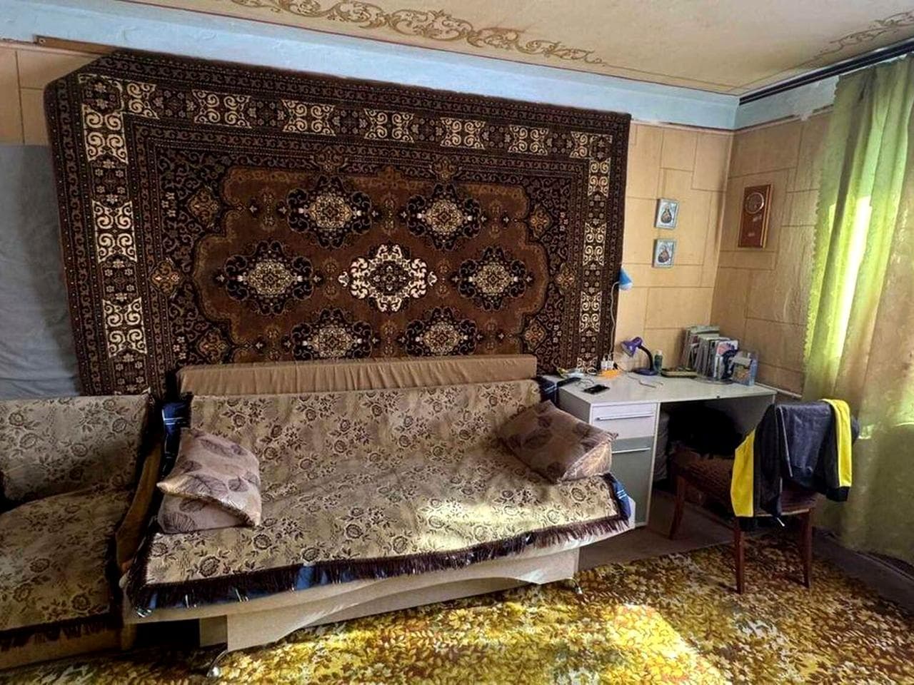 Продається двокімнатна квартира в самому центрі Гнівані