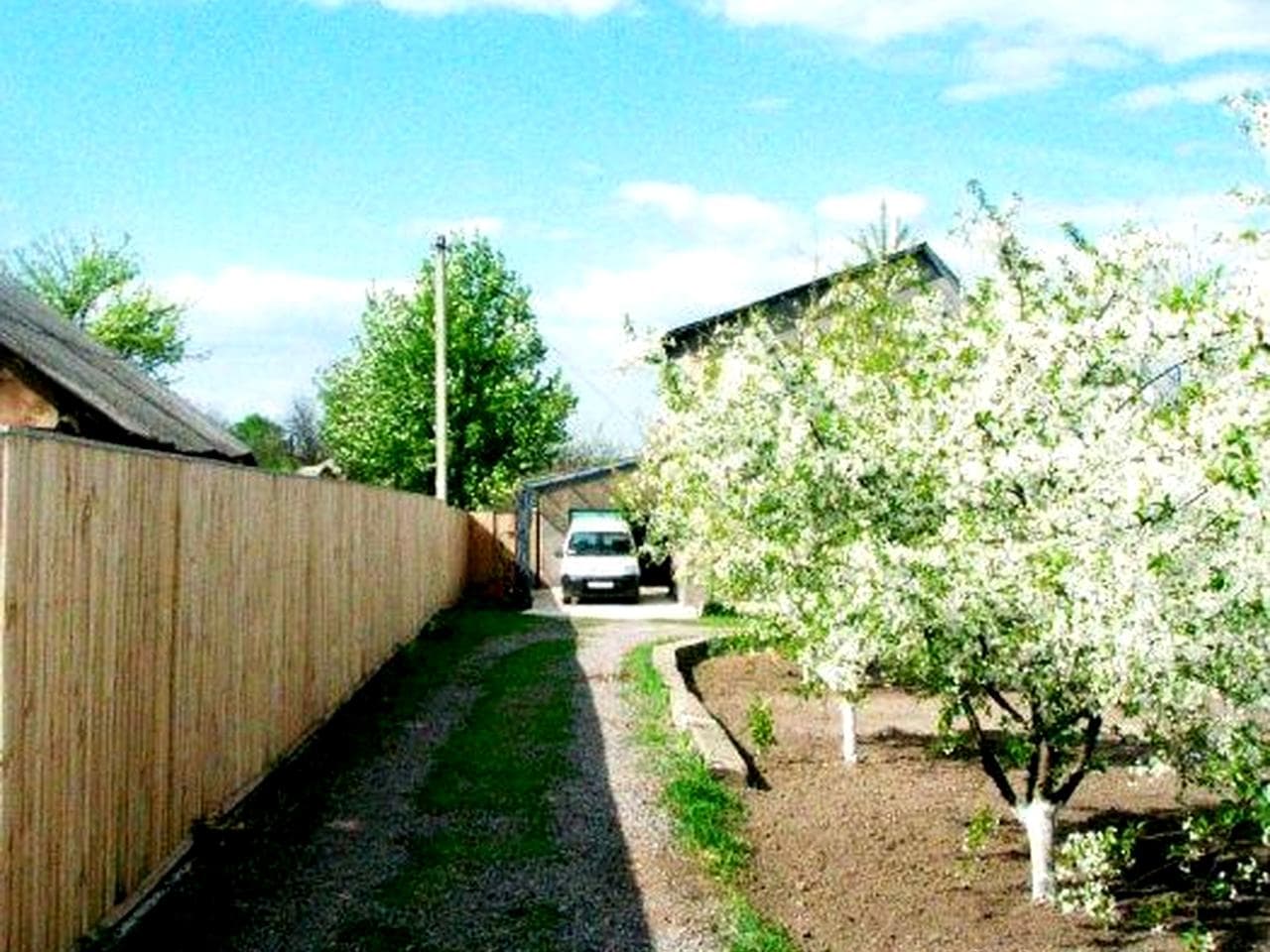 Продам затишний 2-поверховий будинок у Миргороді біля річки Хорол