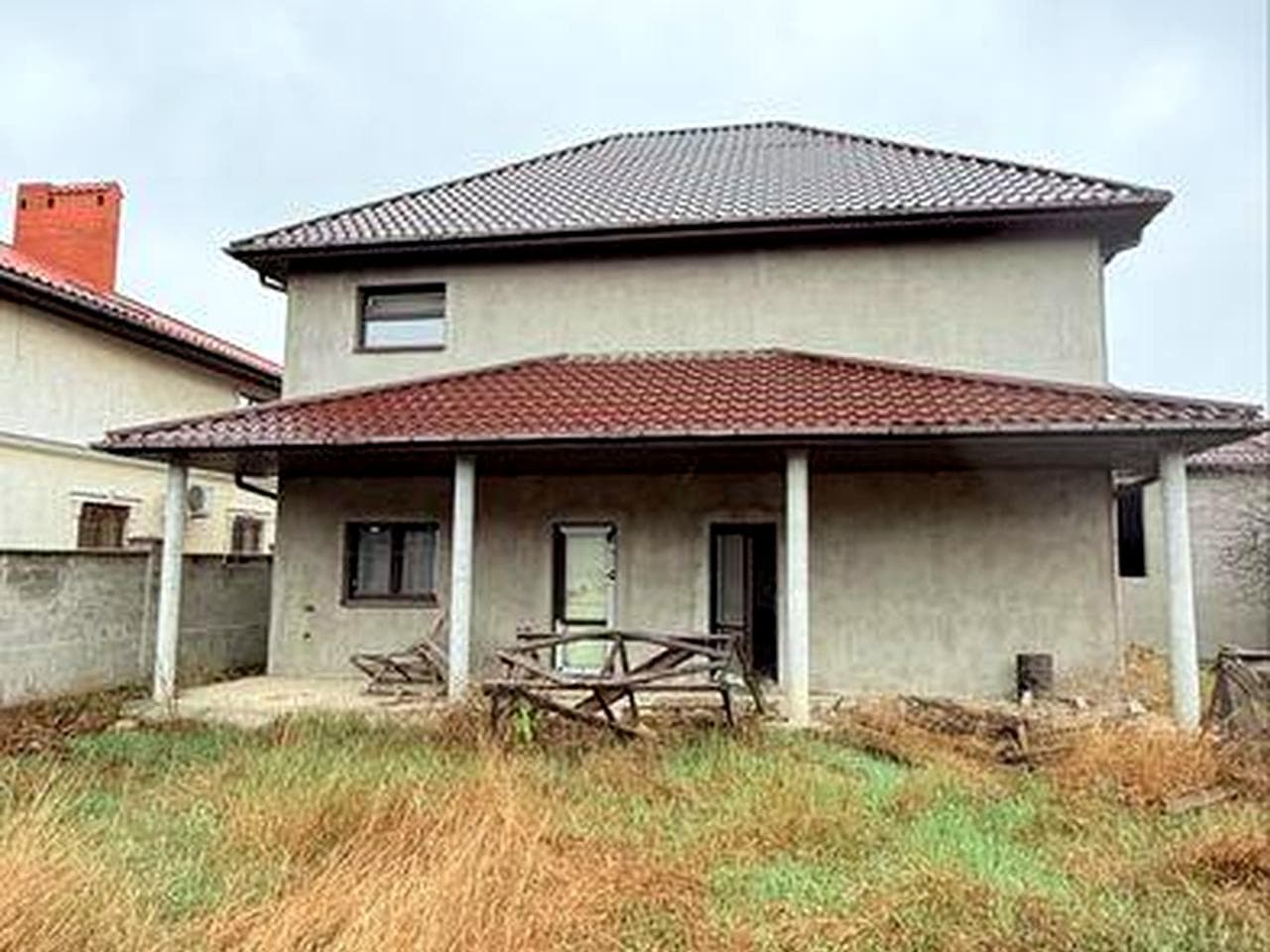 Продам капитальный дом и гараж в Червоный Хутор на Балтской цена снижена на участке 5,7 соток дом од чистовую отделку свет вода газ заведены