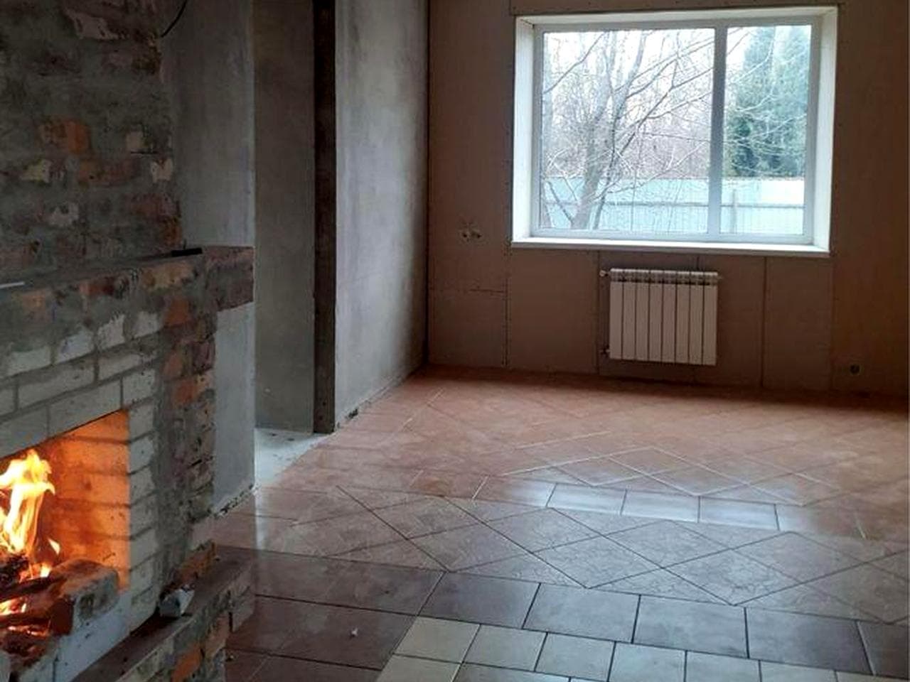 Продам цегляний будинок. Газове опалення+камін.