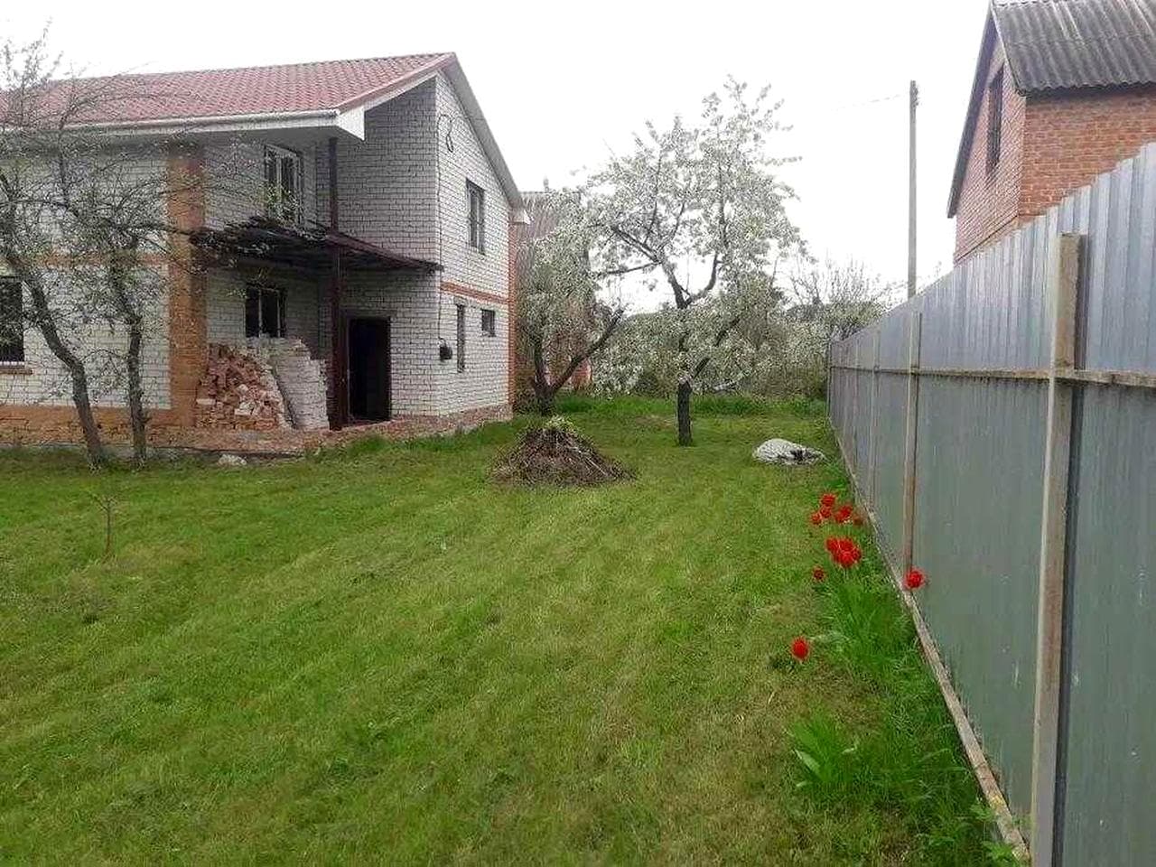 Продається дачний цегляний будинок на Вороніна