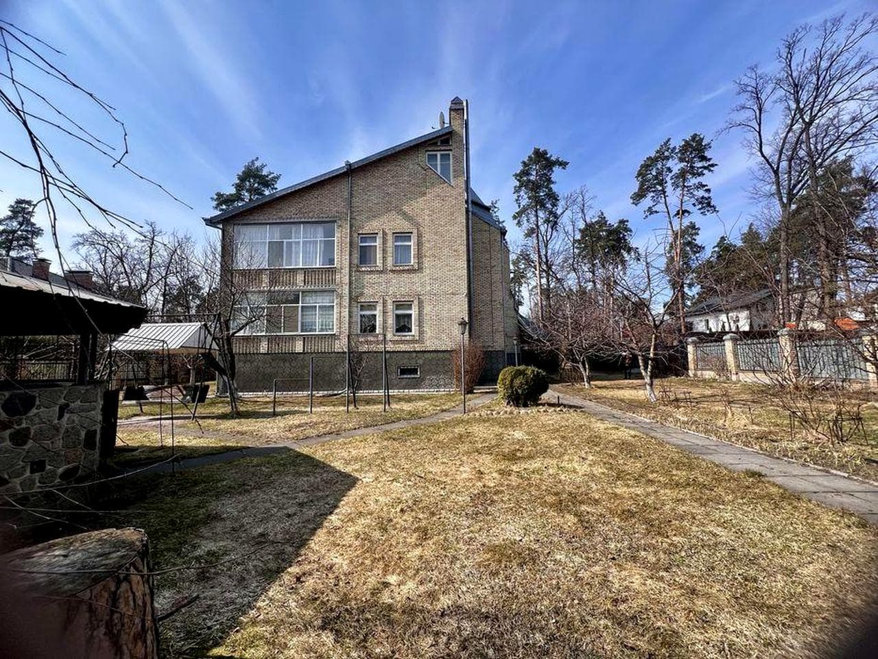Будинок у центрі Бучі | 800 м² | 30 соток ділянка лісова  частина міста