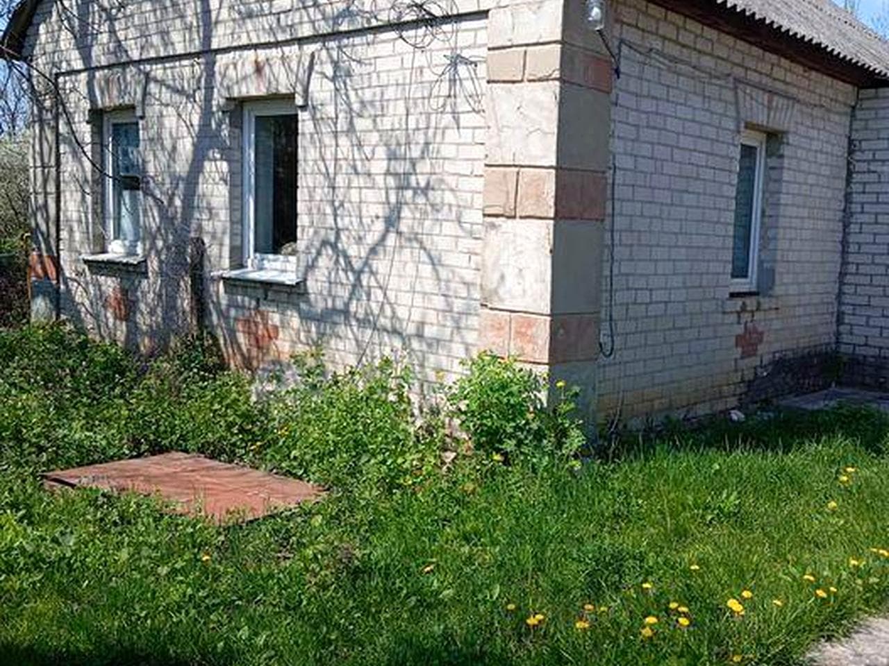 Добротнтй цегляний будинок в місті Люботин