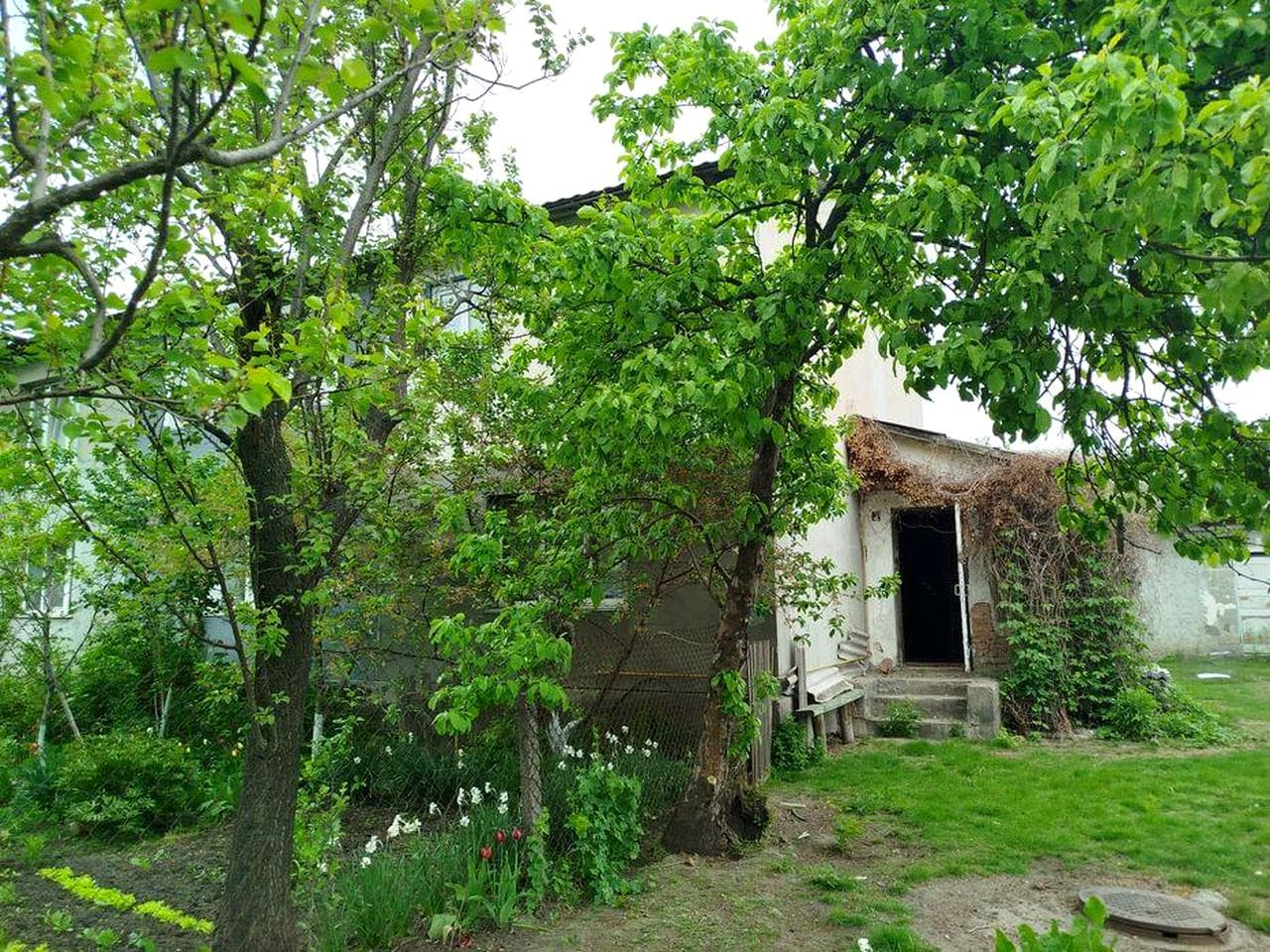 1-кімнатна квартира на 2 поверсі в м.Малин, хороший район, під капітальний ремонт, пічне опалення
