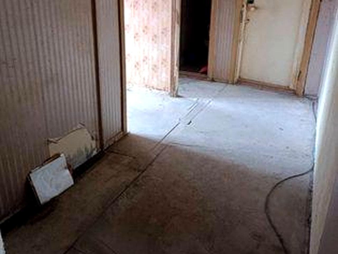 Продам 3- х квартиру 6/9 ,полька,м.Х.Гора 2 минуты 33000