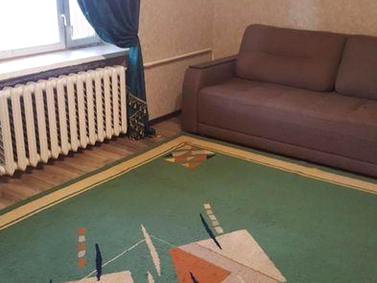 Продається 2 х кімнатна квартира. Центр міста