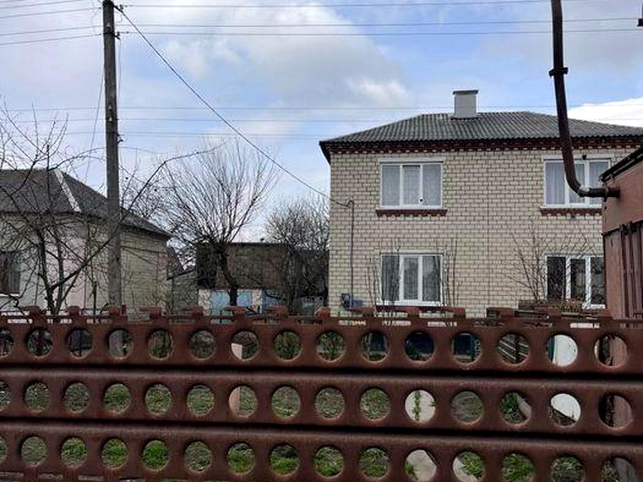 Продається частина житлового будинка садибного типу з господ. буд. м Радивилів