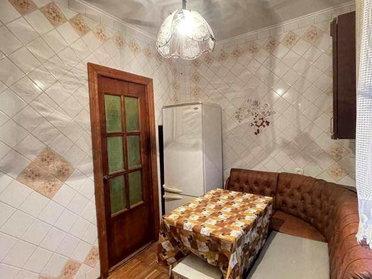 Продаж  3 кімнатної квартири м.Вишневий.  72кв.м два  балкона. Под сертификат  возможно.