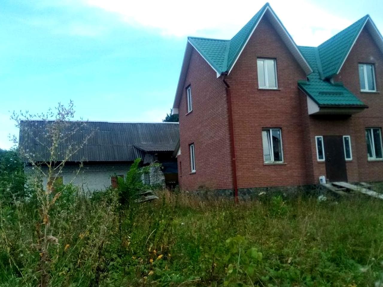 Продам двух этажный дом.
