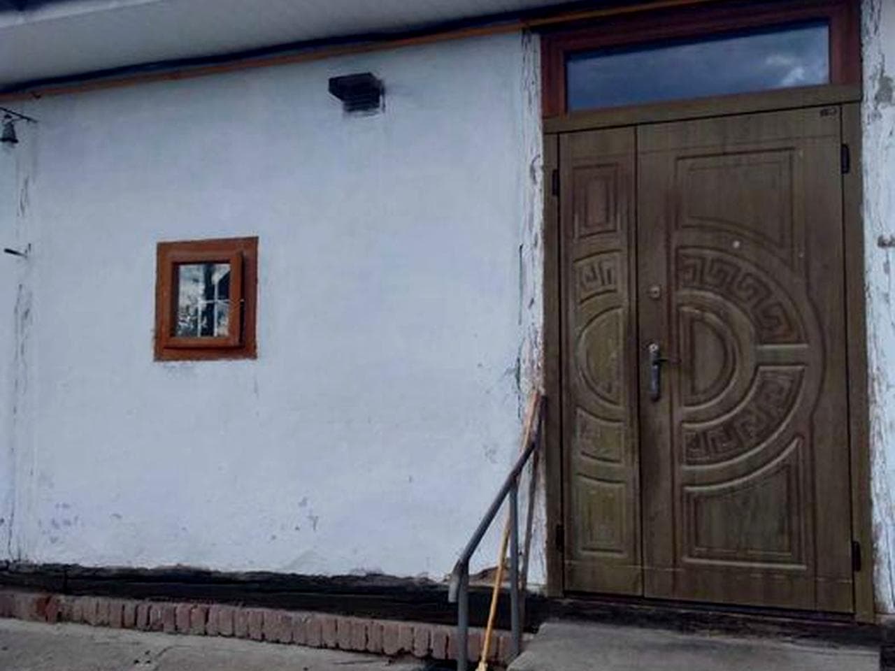 Продається  половина будинку