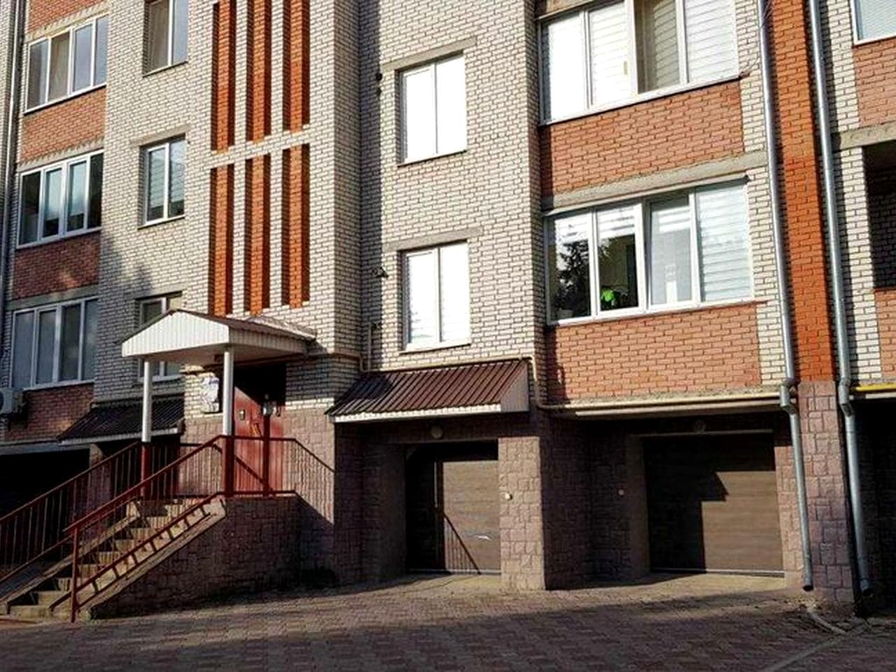 дворівнева сира 3-кімнатна квартира