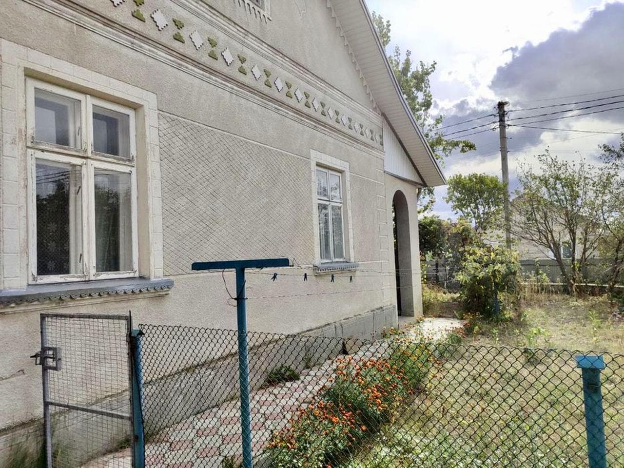 Продається добротний цегляний будинок. Чортків