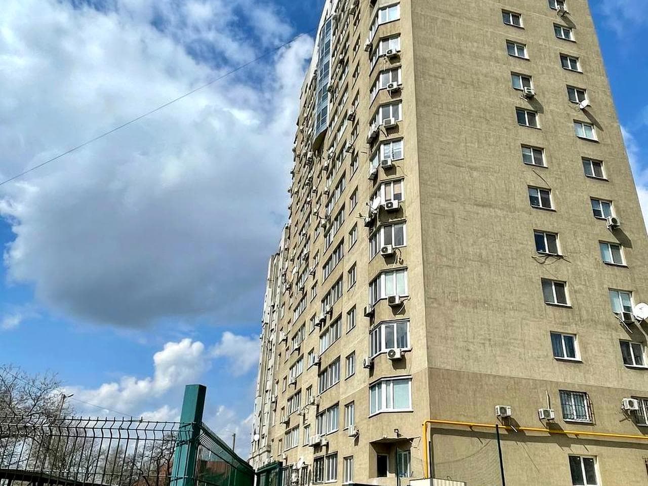 Дарницька вул., 19