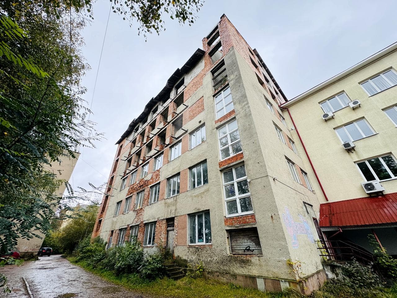 Пилипа Орлика вул., 3А