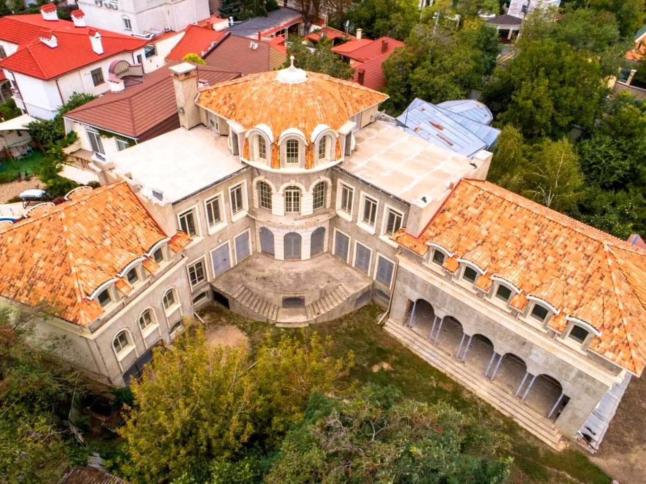 Валерія Самофалова вул. (Каманіна), 18