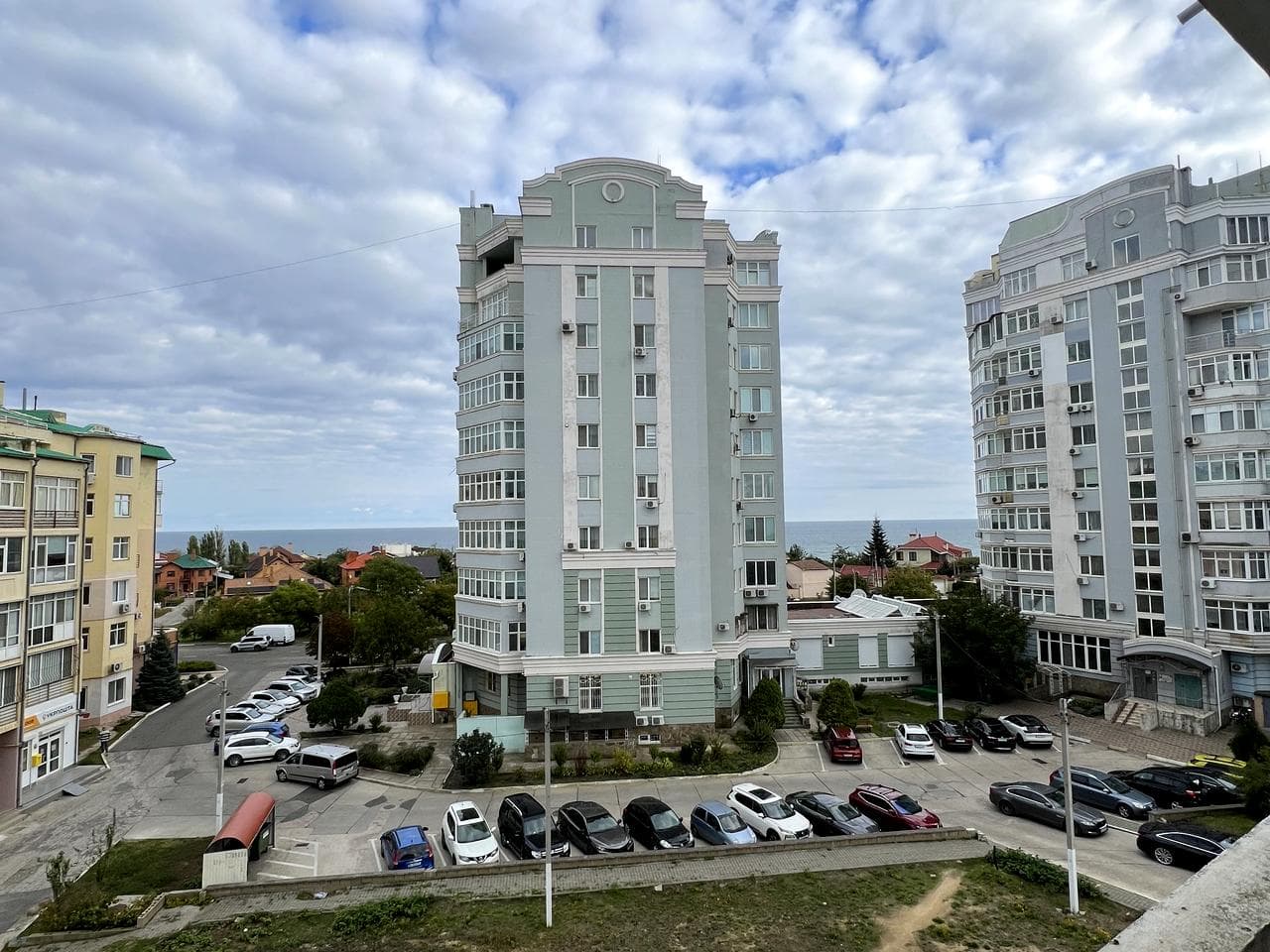 Радісна вул., 21а