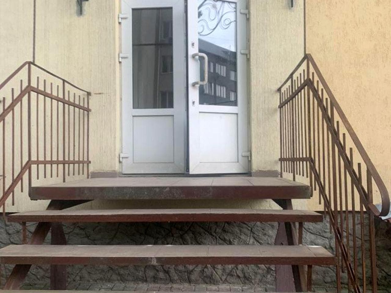 Тараса Шевченка вул., 12
