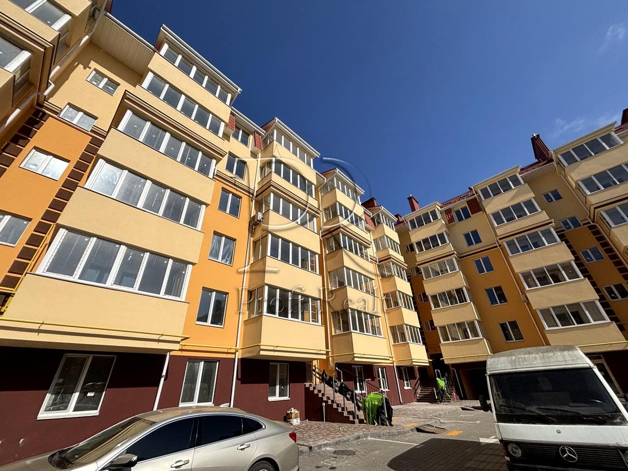 Тарасівська вул., 1