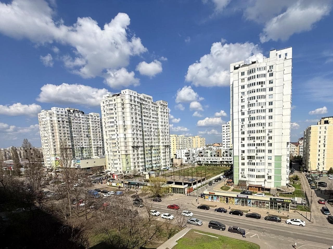 Владислава Бувалкіна вул. (Бочарова Генерала), 73