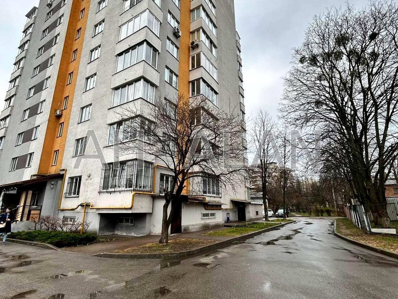 Святошинська вул., 35-А