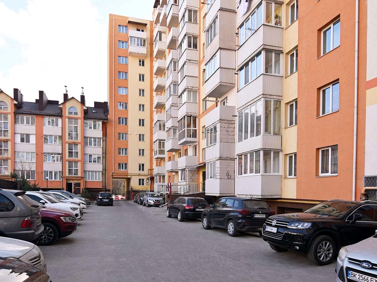 Гайдамацька вул. (Марфи Струтинської), 13-Б