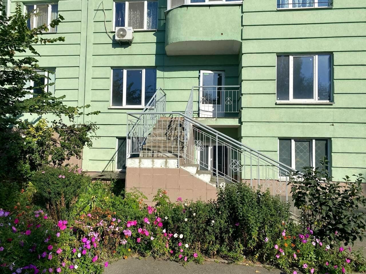 Печерська вул., 6